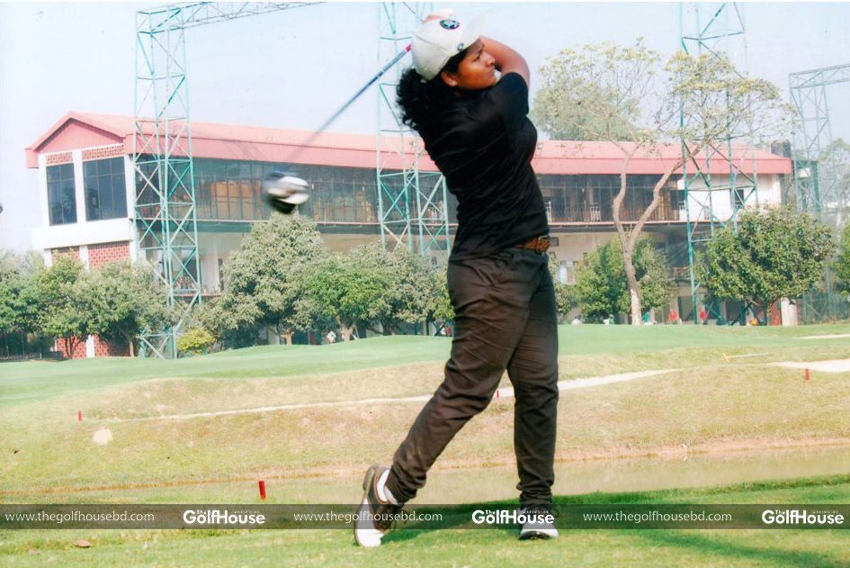 Auroni_becomes_first_female_professional_golfer_from_Bangladesh