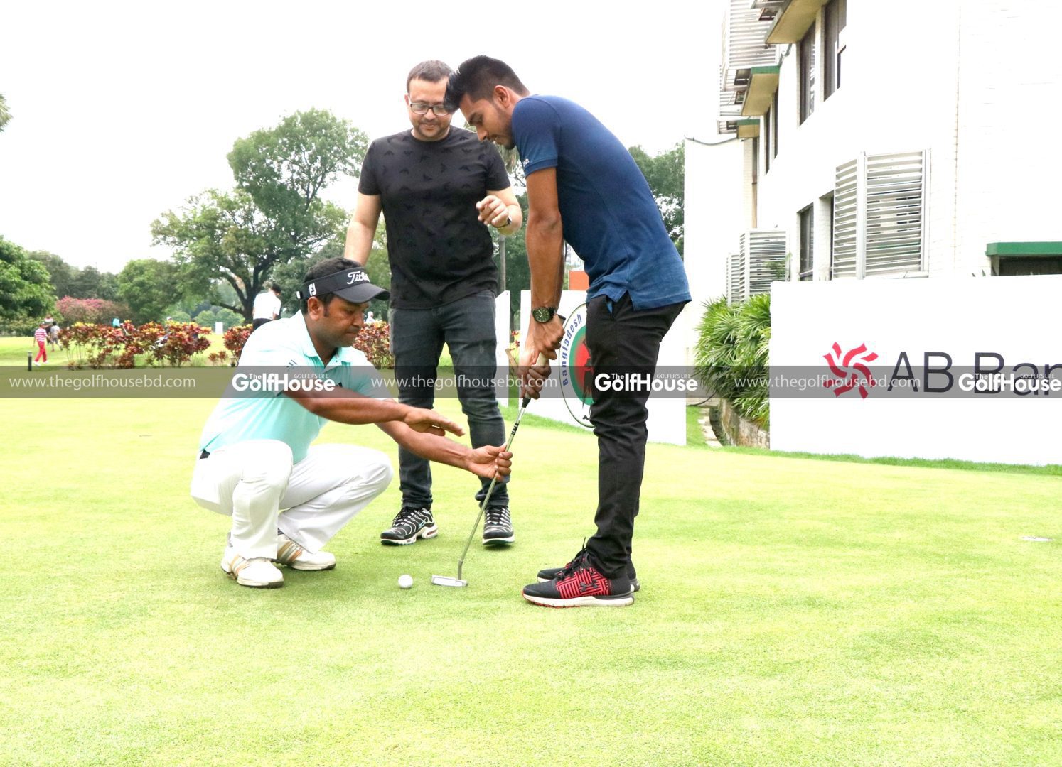 This_is_not_a_scene_from_shooting_of_a_cinema_or_drama_The_Asian_Tour_brought_two_stars_from_two_different_worlds_to_the_Kurmitola_Golf_Club_And_they_became_devoted_students_of_star_golfer_Siddikur_Rahman.